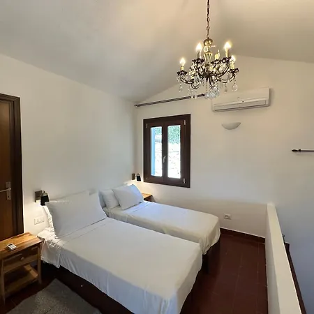 Lyra - Private With Incredible Sea And Sunset Views With Hot Tub Villa