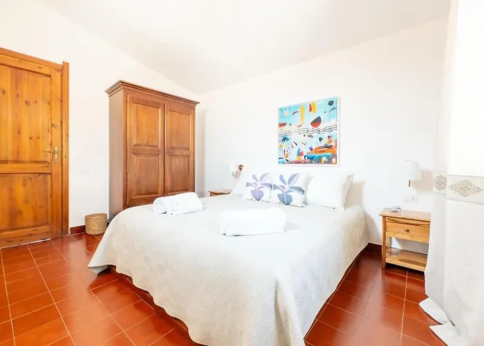 Lyra - Private With Incredible Sea And Sunset Views With Hot Tub Torre delle Stelle